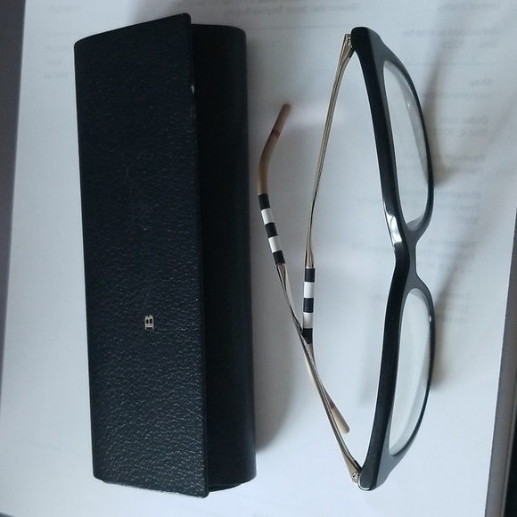 Burberry Made in Italy Eyewear & Case - Picture 12 of 16